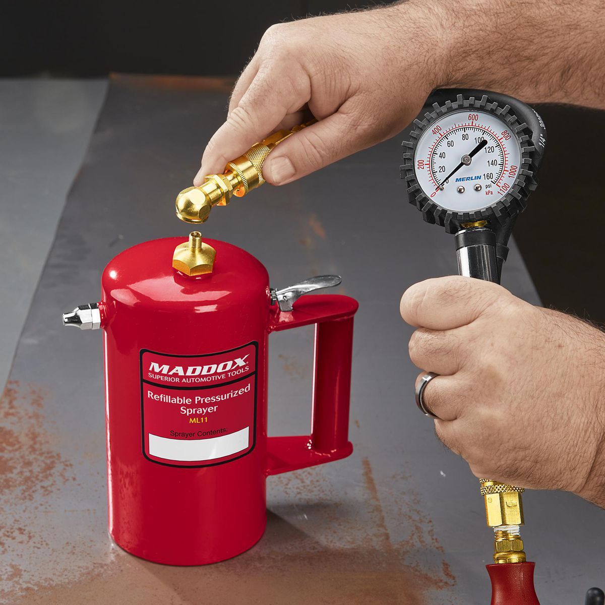 32 oz. Refillable Pressurized Sprayer B464