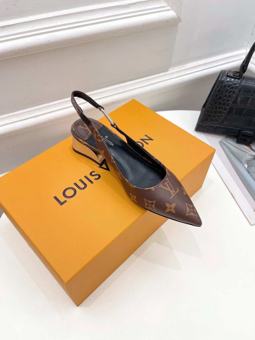 Brown Magnetic Slingback Pump L7658