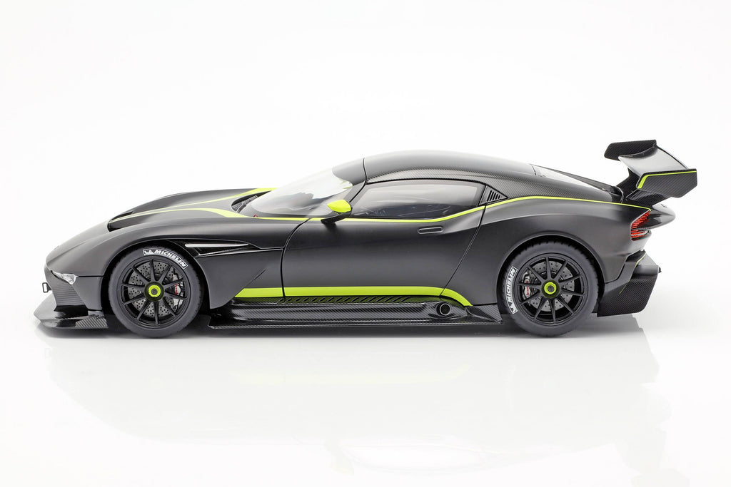 Matt Black with Lime Green Stripes 1/18 Model Car I121