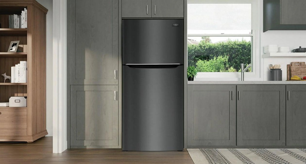 Top Freezer Freestanding Refrigerator Black Stainless Steel T284840