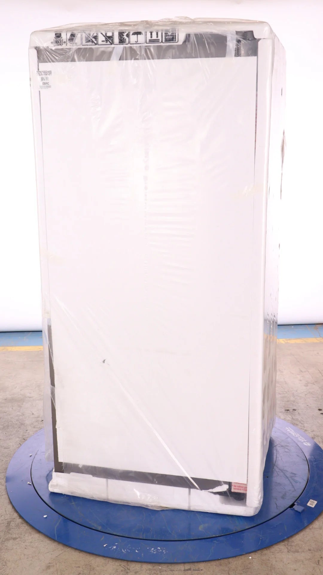 33 IN. 24.5 CU. FT. Stainless Steel French Door Refrigerator L961422