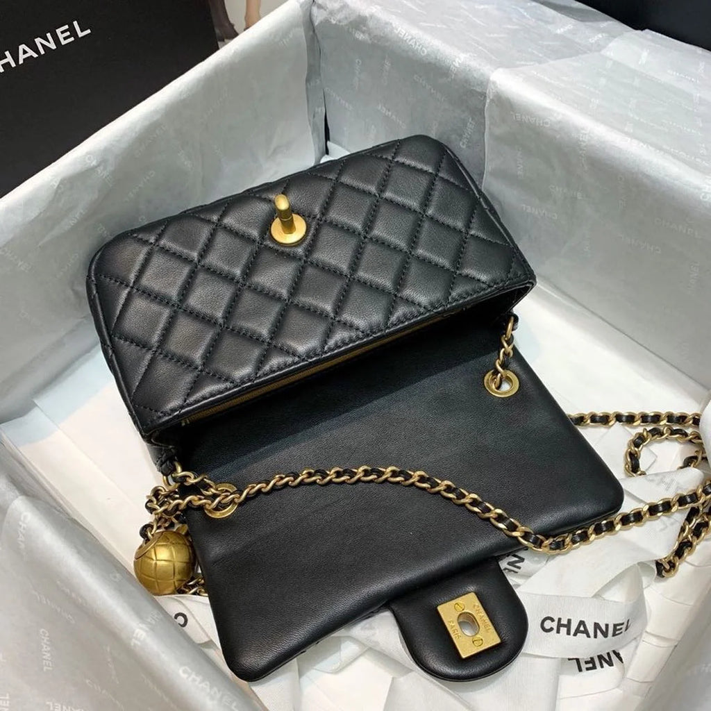 Black Flap Bag B77423