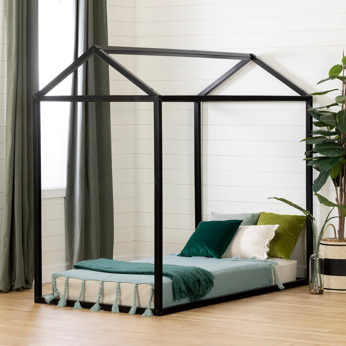 Black House Bed K8350