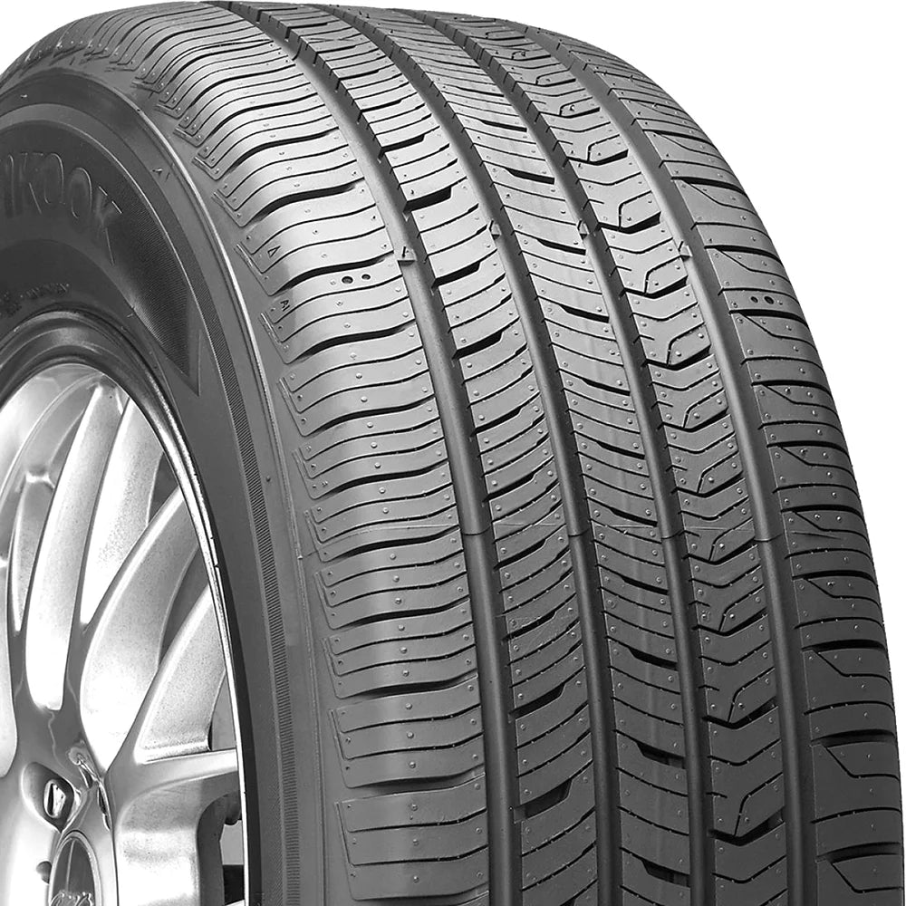 All Season 205/70R15 96T Passenger Tire K79137